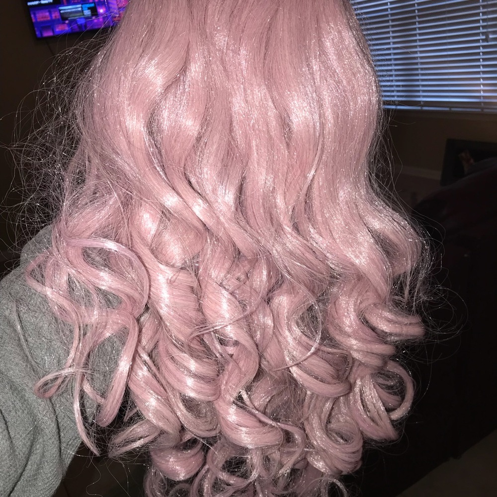 Brand new wig from party city! Worn ONCE!